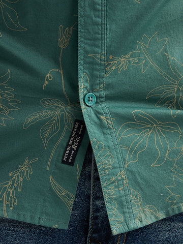 Coupe slim Chemise Petrol Industries en vert