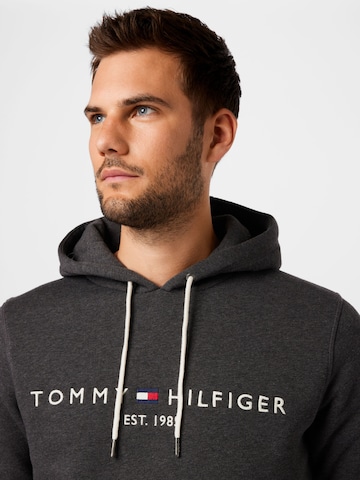 TOMMY HILFIGER Regular Fit Sweatshirt in Grau