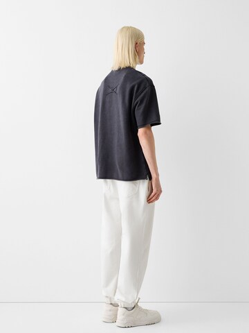 Bershka Tapered Jeans in Weiß