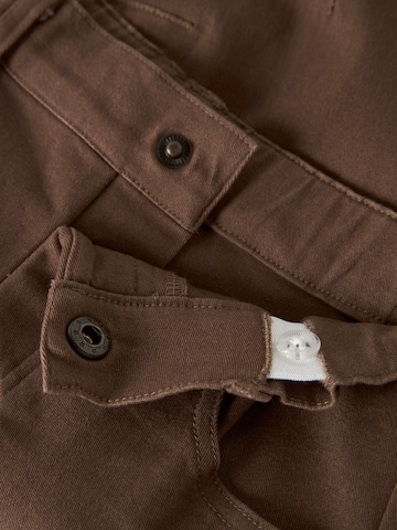 Barrel Pantalon Lil'Atelier en marron