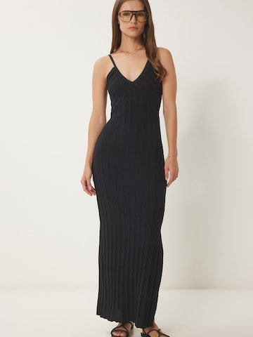 Robes en maille Happiness İstanbul en noir : devant