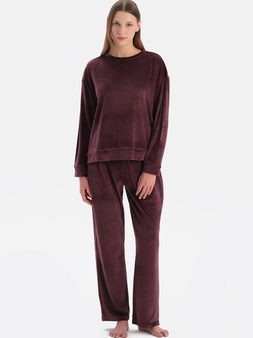 Dagi Πιτζάμα σε κόκκινο: μπροστά