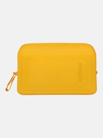 American Tourister Handbag in Yellow