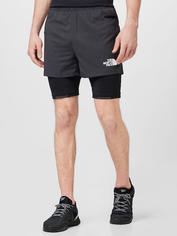 THE NORTH FACE Regular Workout Pants in Grey: front