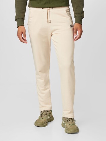 Coupe slim Pantalon ALPHA INDUSTRIES en beige : devant