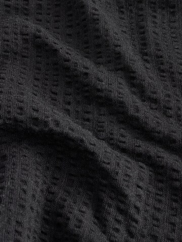 Next Top in Zwart