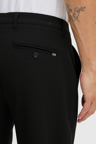 !Solid Regular Chinohose 'Frederic' in Schwarz