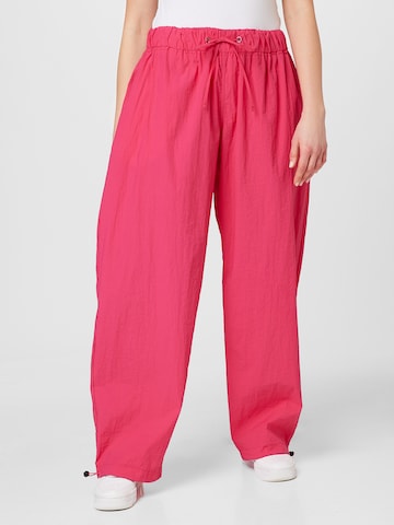 Nasty Gal Plus - Perna larga Calças em rosa: frente