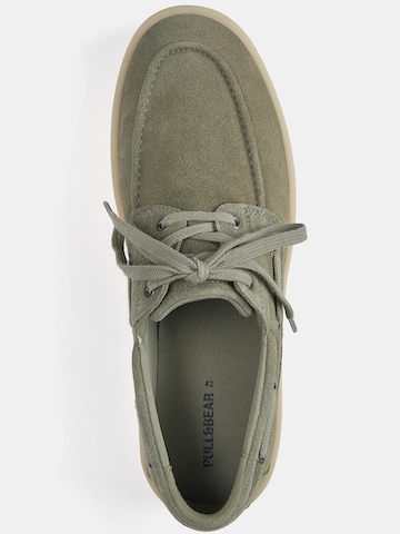 Chaussure à lacets Pull&Bear en vert