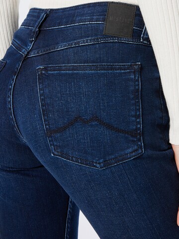 regular Jeans 'Rebecca' di MUSTANG in blu