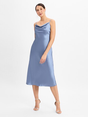 Marie Lund Kleid in Blau: Vorderseite