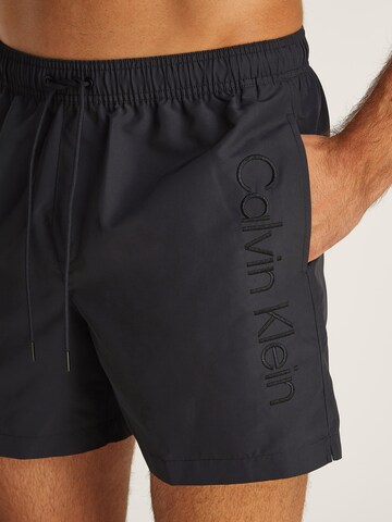 Calvin Klein Swimwear Badeshorts i sort