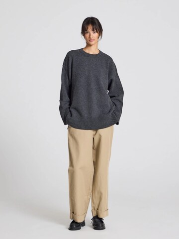 Pullover di Gai+Lisva in grigio