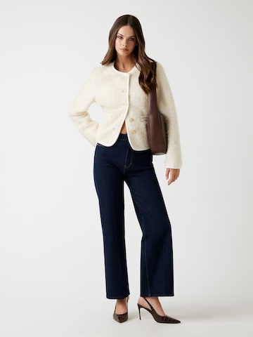 GUESS Between-Season Jacket in Beige