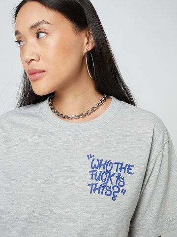 T-Shirt 'Theo' ABOUT YOU x Dardan en gris