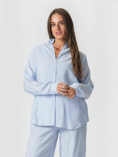 Tricou ' Mia ' pe L TEESHOPPEN pe albastru, Vizualizare produs