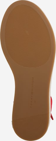 TOMMY HILFIGER Páskové sandály – červená