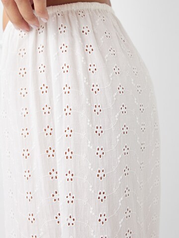 Loosefit Pantalon Bershka en blanc