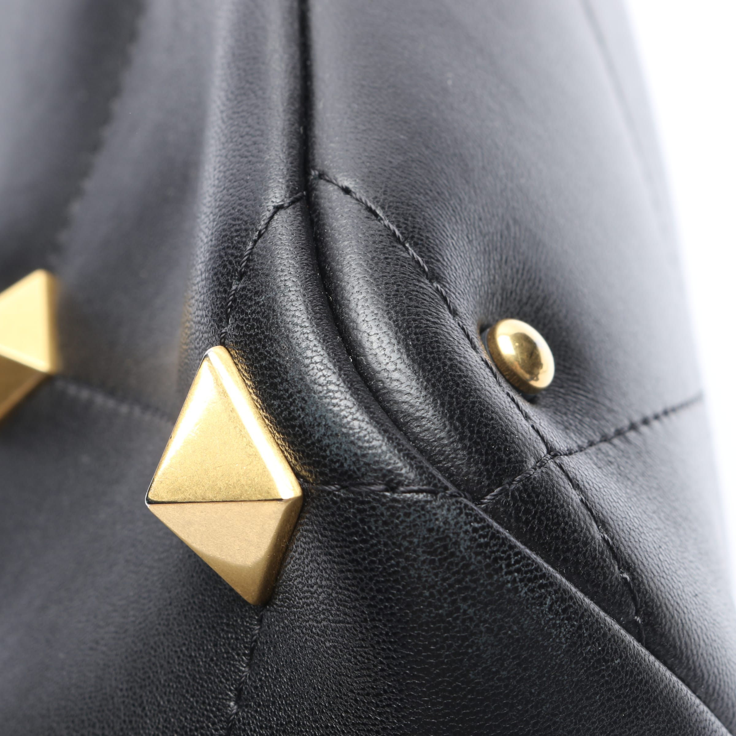 VALENTINO Bag in One size in Gold