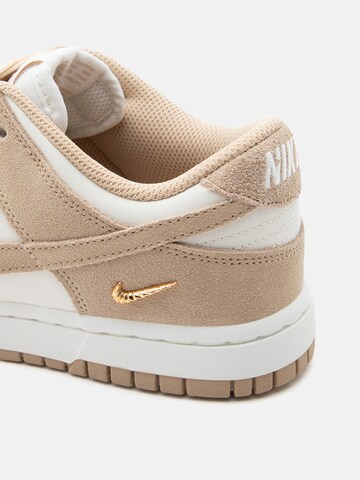 Nike Sportswear Низкие кроссовки 'Dunk Low SE' в Бежевый