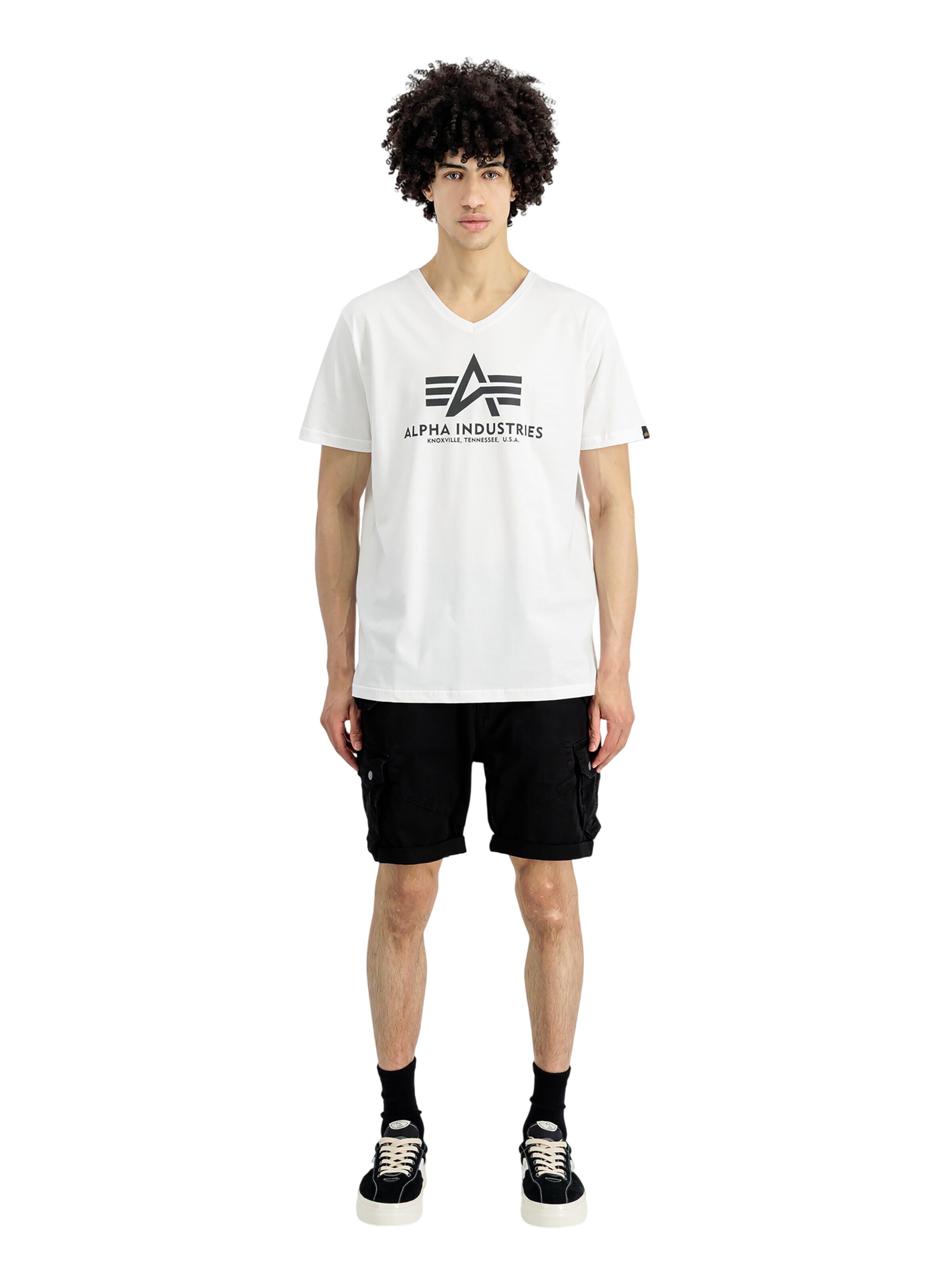 ALPHA INDUSTRIES Shirt 'Basic V-Neck'‌‌‌ in Weiß