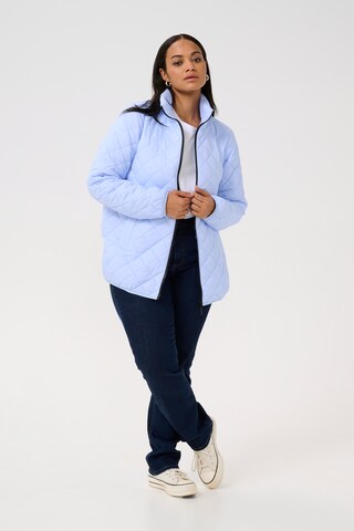 Veste mi-saison 'Moreen' KAFFE CURVE en bleu