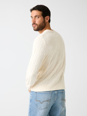 GUESS Sweater 'KEDAR' in Yellow