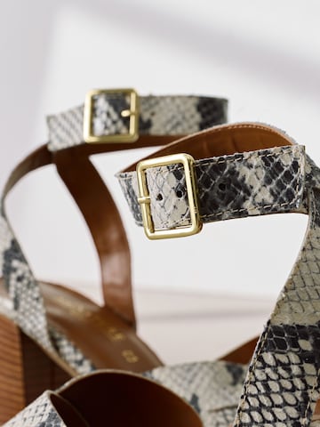 Next Sandalen met riem in Grijs