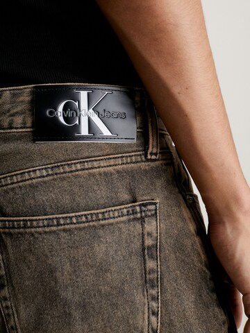 Calvin Klein Jeans Loosefit Jeans in Braun