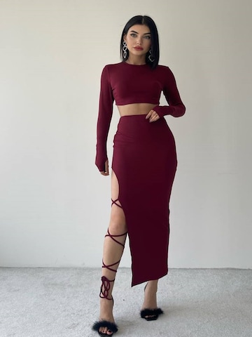 WOMAN VISION Suit in Red