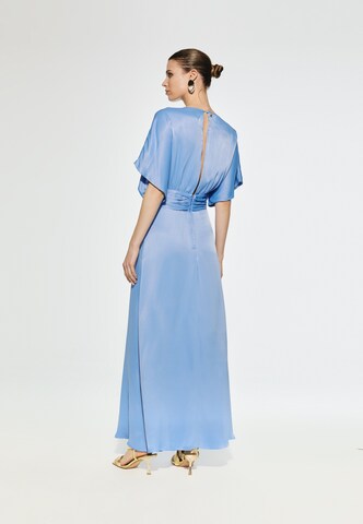Abito di Lola Casademunt in blu