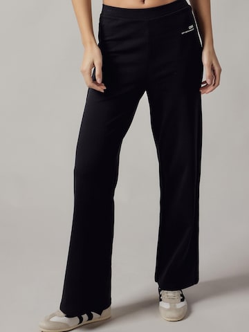 évasé Pantalon 'Panta Palazzo in Interlock' OWN Off With Nature en noir