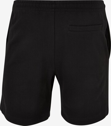 Urban Classics Regular Shorts in Schwarz