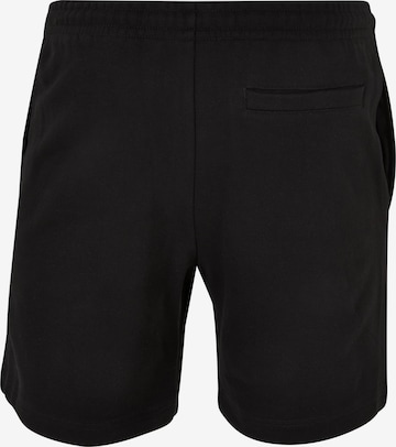 Regular Pantaloni de la Urban Classics pe negru