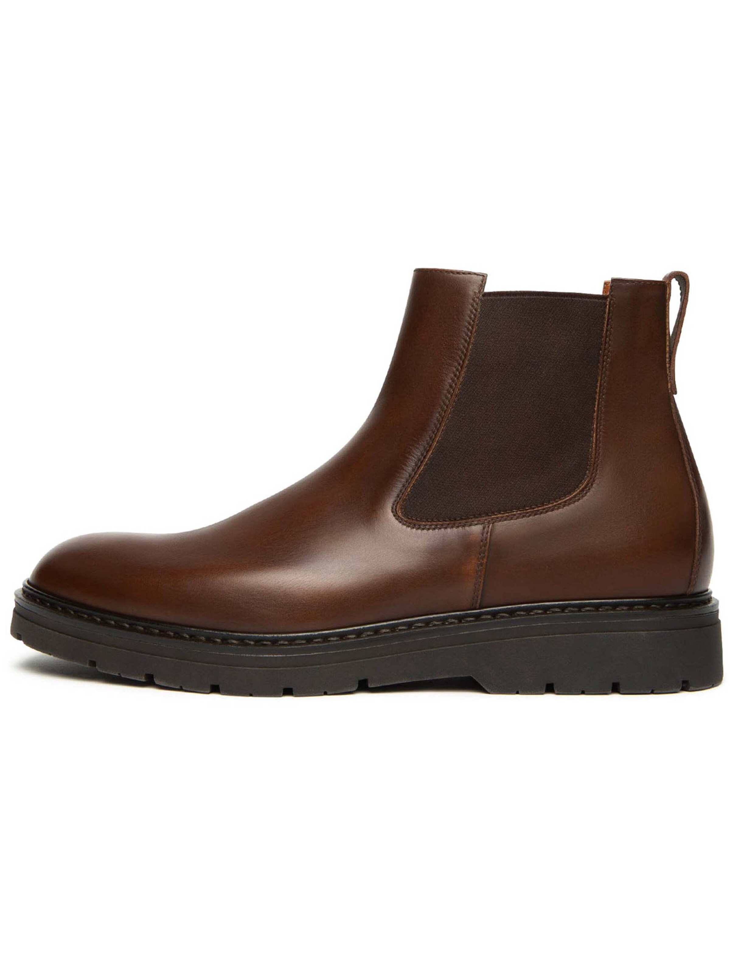 Nero Giardini Chelsea boots in Brown: front