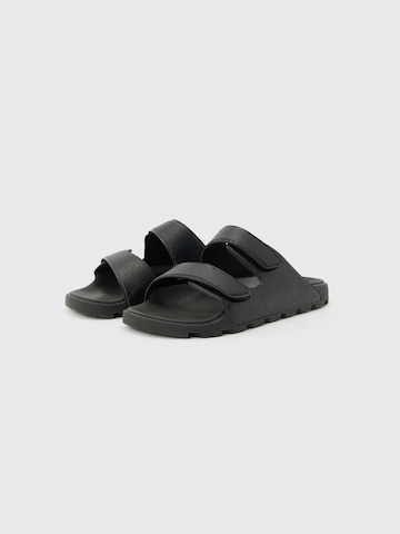 HUGO Mule 'Evander' in Black