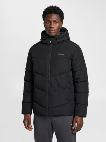 Hummel Winterjacke in Schwarz: Vorderseite