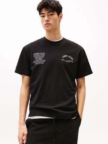 Tommy Jeans Тениска 'BOROUGHS' в черно: отпред