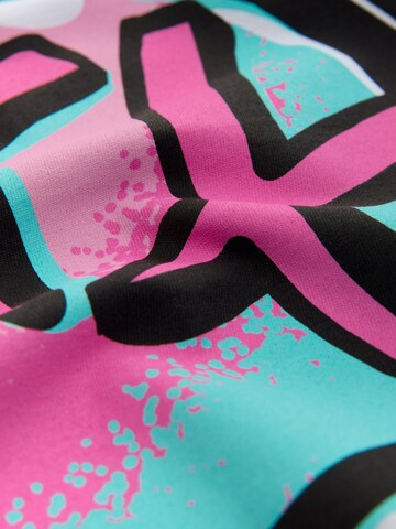 Tricou de la Next pe alb
