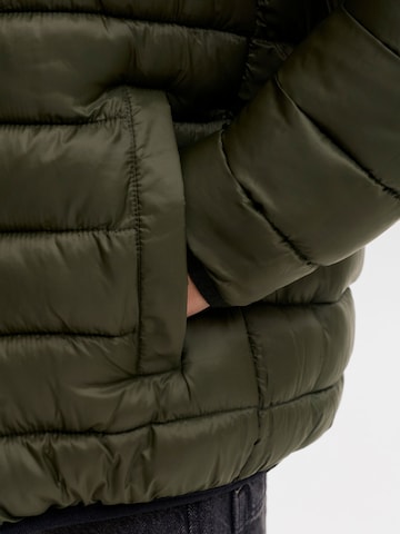 Jack & Jones Junior Kurtka zimowa 'JJEBrooklyn' w kolorze czarny