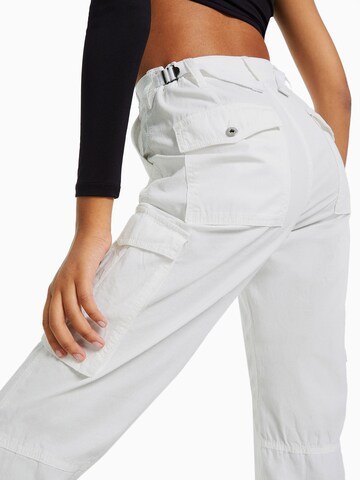 BershkaWide Leg/ Široke nogavice Cargo hlače - bijela boja