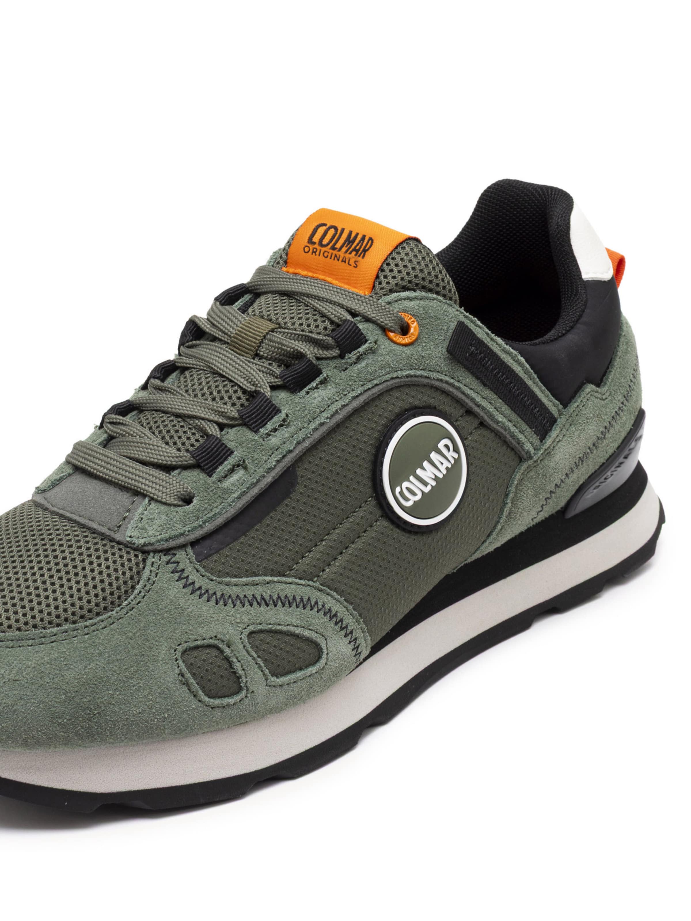 Baskets basses 'Travis Bold' Colmar en vert : sur le côté