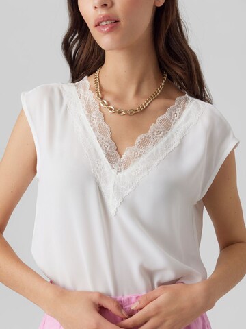 VERO MODA Blouse 'Maple' in Wit