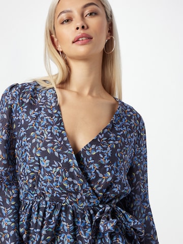 Robe 'KIERA' Bardot en bleu