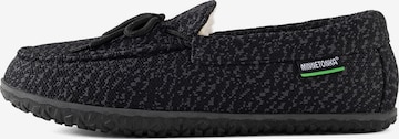 Mocassin 'Eco Oak' Minnetonka en noir : devant
