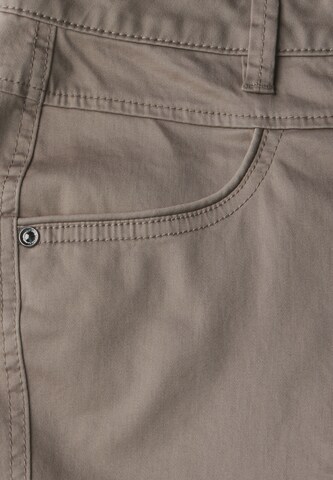 STREET ONE Regular Shorts in Braun