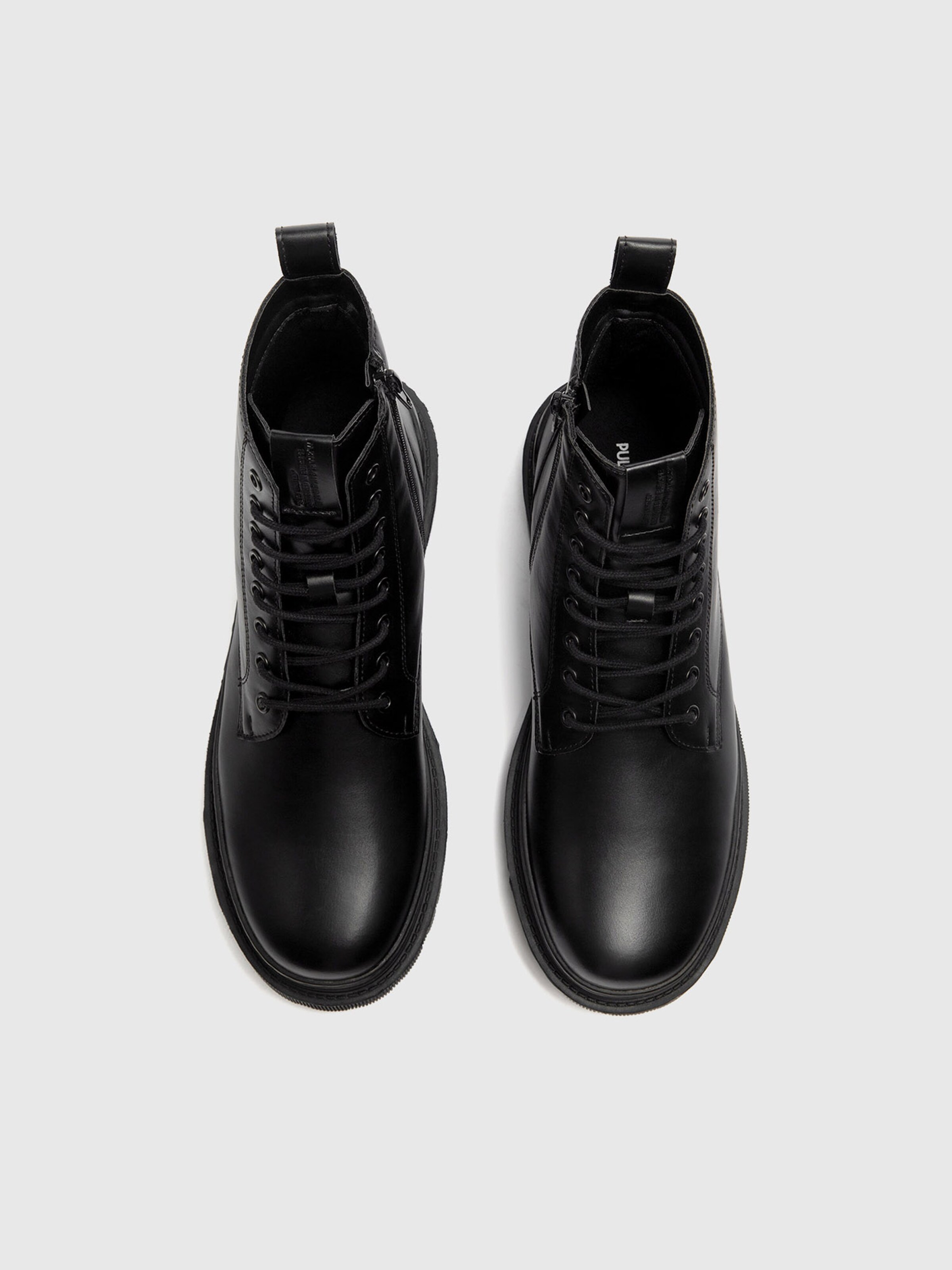 Bottines a lacets Pull Bear en Noir ABOUT YOU