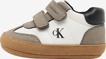 pilka Calvin Klein Jeans Sportbačiai 'JEAN': priekis