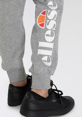 Tapered Pantaloni 'Colino' di ELLESSE in grigio