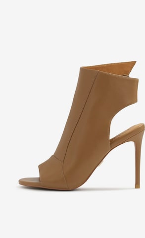 Escarpins à plateforme Kazar en marron : devant